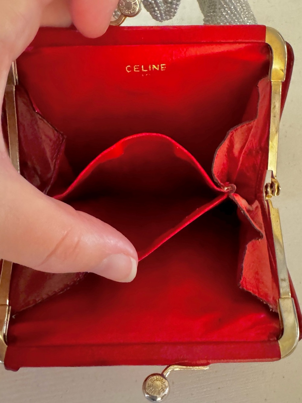 Celine rare Vintage Red Leather Kiss-Lock Wallet coin-purse luxury charming - Picture 10 of 16